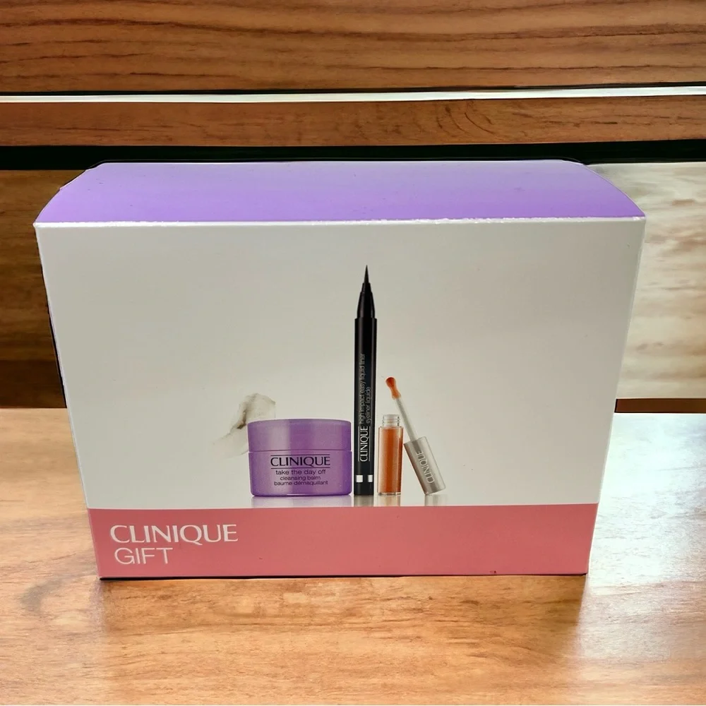 Clinique 3-Pcs Skincare Makeup Deluxe Sample Gift Set Purple/White/Pink Box
